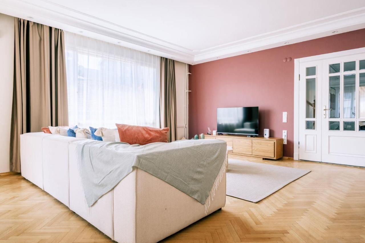 Appartement Sea View Duplex With Terrace 5 Min To Marina Istambul
